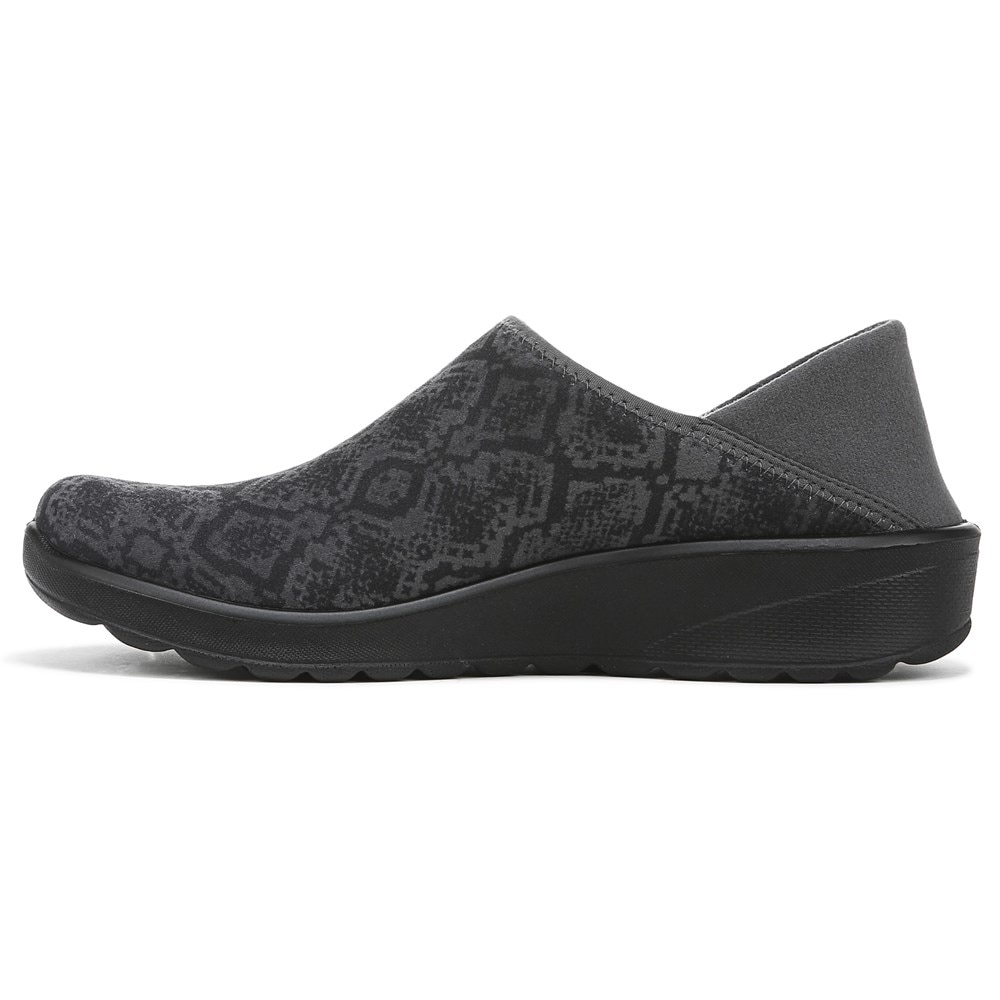 Bzees Getaway Mule Sneaker - Grey Snake Fabric Bzees Getaway Mule Sneaker - Grey Snake Fabric